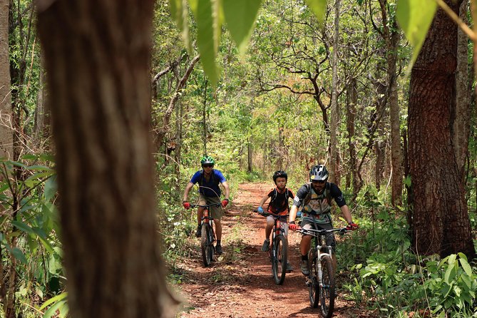 Sticky Waterfall Cycling Tour - A cave, rest stops, and the food plan