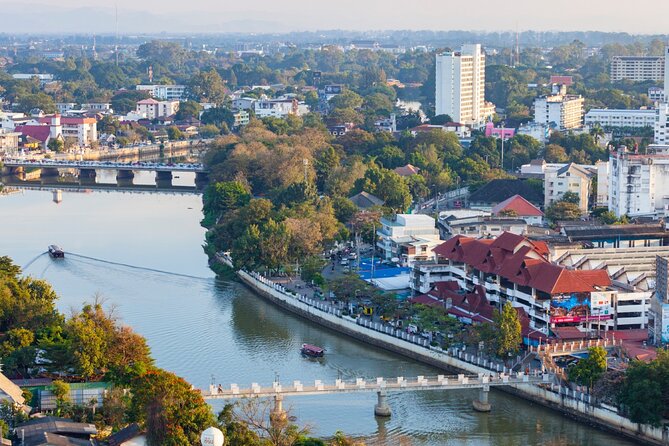 Taste of Chiang Mai: Michelin Guide Street Food Small Group 2Hr - Who should book this experience?