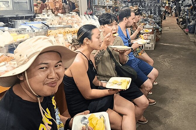 Taste of Chiang Mai: Michelin Guide Street Food Small Group 2Hr - Meeting at Wat Saen Fang on Thapae Road
