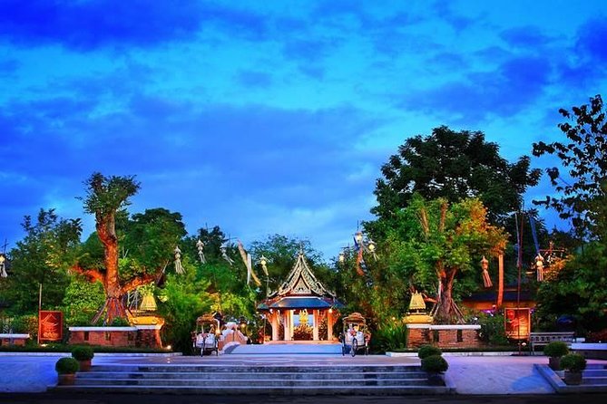 Traditional Khantoke Dinner and Show from Chiang Mai - What arrives on the Khantoke platters