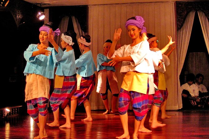 Traditional Khum Khantoke Dinner from Chiang Mai with Cultural Dance Show - A Lanna dinner at the Old Chiangmai Cultural Center