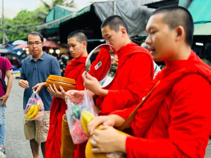 Walk With Monks Collecting Alms(meeting point maybe change) - Is $20 good value for this Chiang Mai morning?