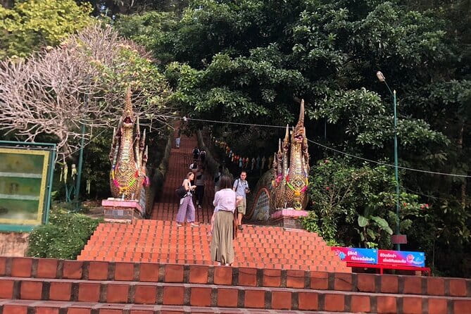Wat Doi Suthep And Wat Pha Lat Evening Tour - Wat Pha Lat: A Quiet First Stop