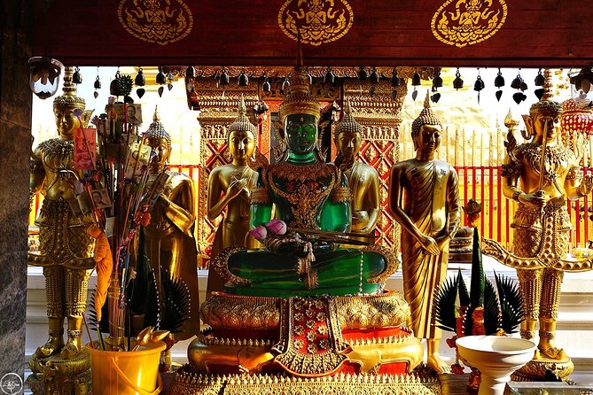 Wat Phra That Doi Suthep & Hmong Village Half Day Tour From Chiang Mai - What the temple stop can and cannot provide
