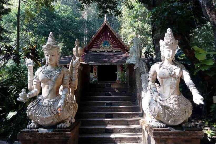 Wat Phra That Doi Suthep & Wat Pha lat Evening Tour & Guide - Wat Phra That Doi Suthep after dark