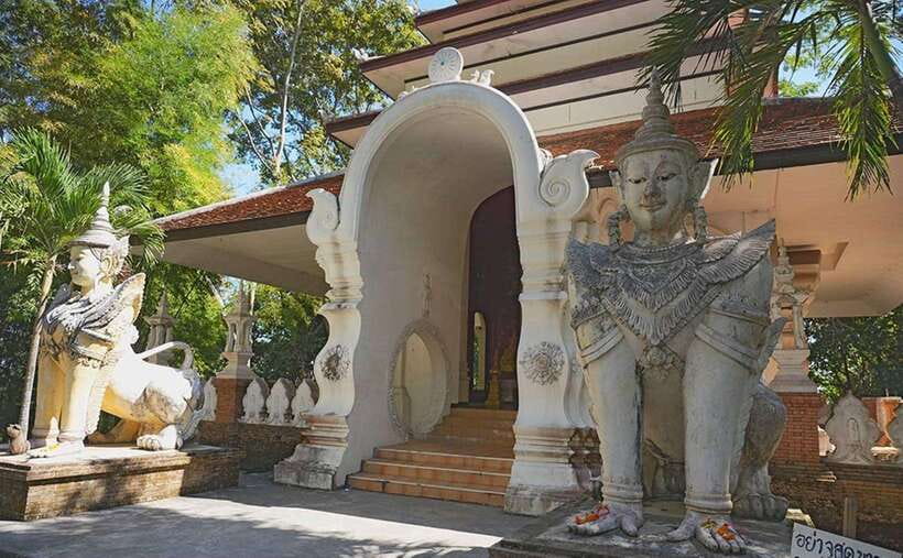 Wat Phra That Doi Suthep & Wat Pha lat Evening Tour & Guide - Transport, timing, and the shared pickup
