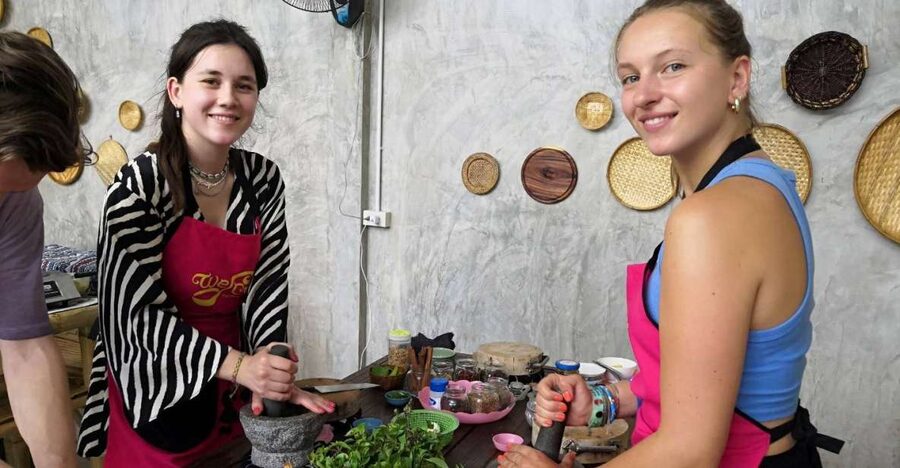We Cook Thai Home Garden Cooking School - Height Rules and Family Practicalities