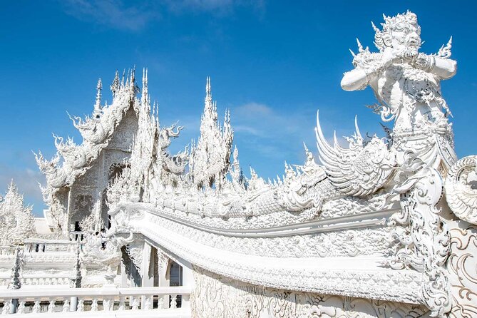 White, Red/Black and Blue Temples Full Day Trip From Chiang Mai - Wat Huay Pla Kang and the possible red temple visit