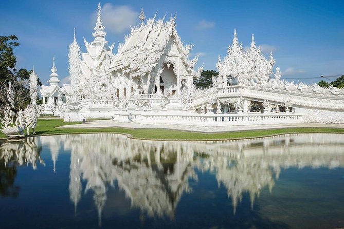 White Temple, Black House Museum and Hot Spring Tour from Chiang Mai (SHA Plus) - The Guide and Group Experience