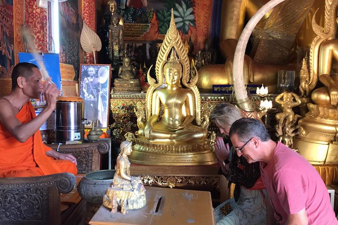 Wiang Kum Kam and Wat Phra That Doi Suthep Private Tour - Clothing, children, and practical comfort