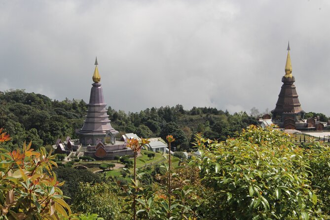 Wow! Doi Inthanon National Park Adventure, Lunch & Entry Included - Lunch with a mountain view of local food
